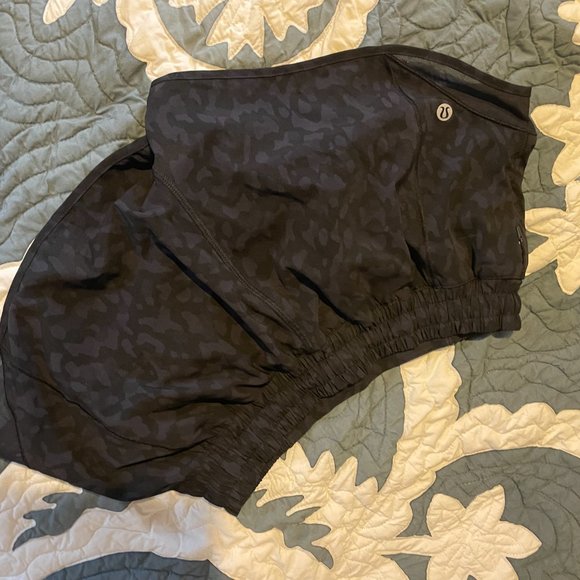 Lululemon Leopard print shorts with mesh sides - Picture 5 of 5
